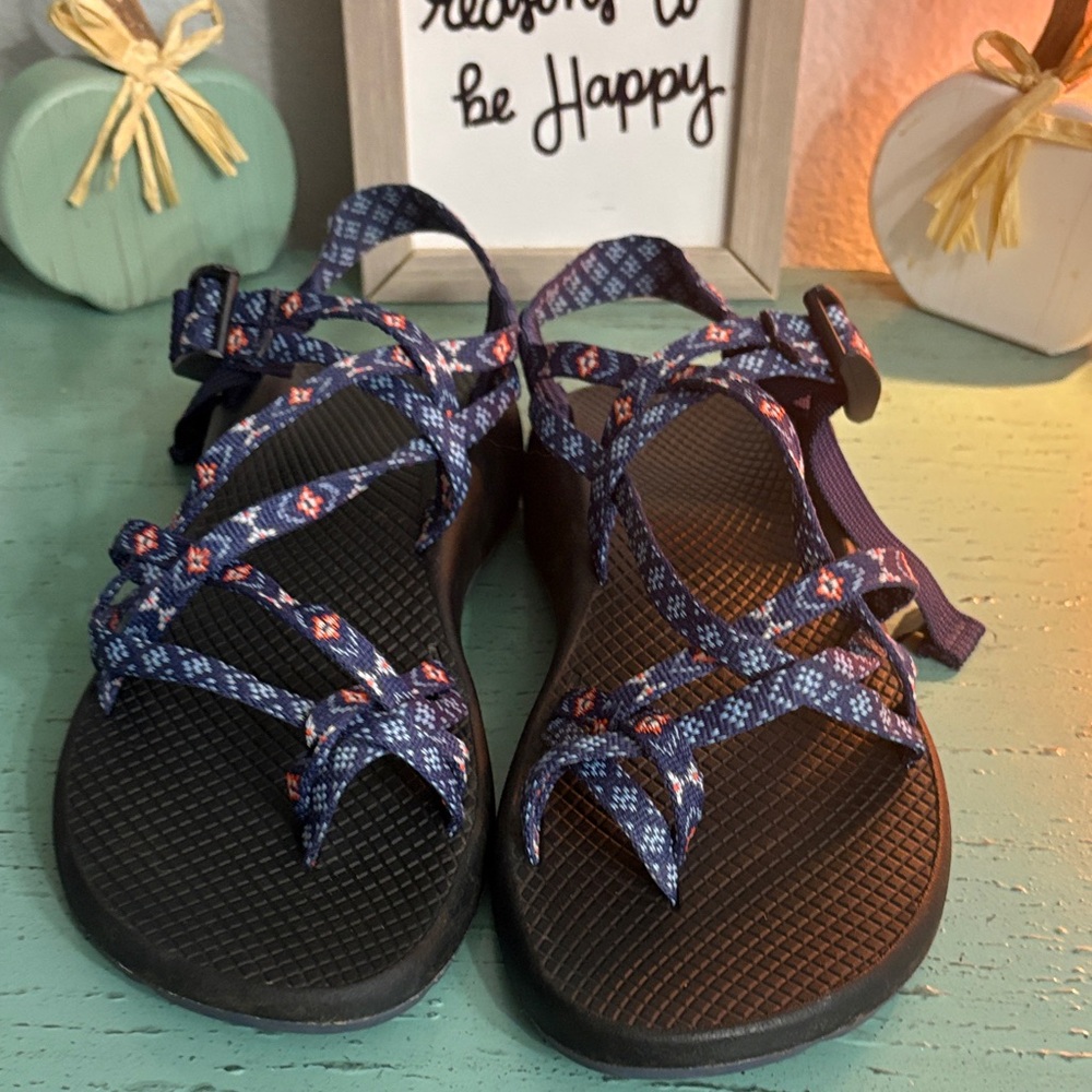 Patterned Strappy Chaco Sandals SZ 9 WOS box 160